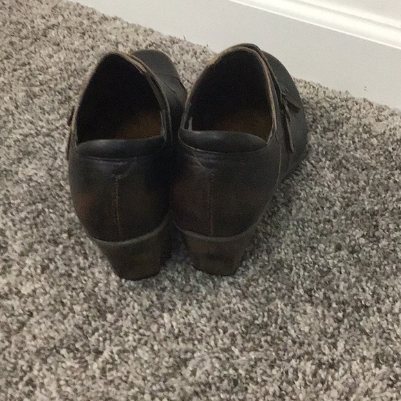 NWOT-NAOT slip ons size (39) US 8.5 - Picture 3 of 4